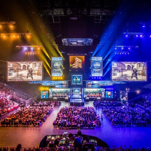 E-sport przyciąga coraz więcej graczy i widzów