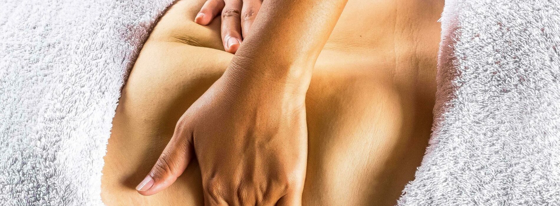 Endermologia – masaż podciśnieniowy, który ma działanie wyszczuplające i antycellulitowe