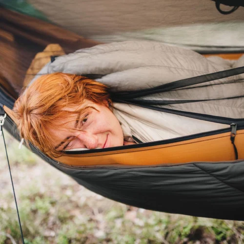 Wybór śpiwora puchowego – waga kontra izolacja