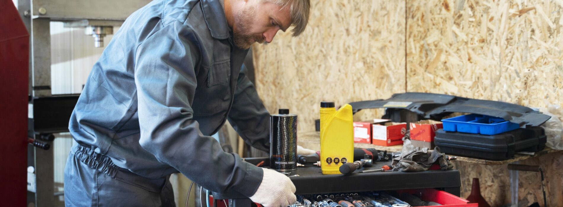 Jak przechowywać narzędzia warsztatowe?